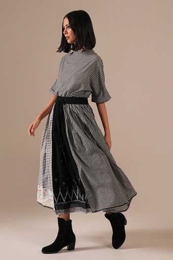 Buy_Indigo Dreams_Black Cotton High Neck Handwoven Jamdani Top And Skirt Set 