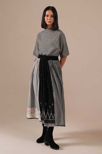 Buy_Indigo Dreams_Black Cotton High Neck Handwoven Jamdani Top And Skirt Set _Online
