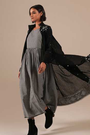 Indigo Dreams_Black Cotton Embroidery Mandarin Collar, Square Neck Handwoven Jamdani Dress Set _Online