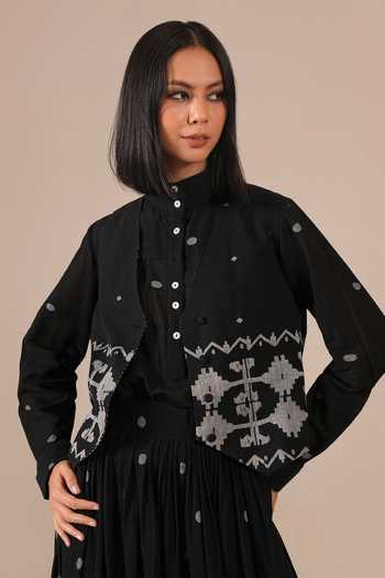 Indigo Dreams_Black Cotton Mandarin Collar Handwoven Jamdani Waistcoat And Skirt Set _Online_at_Aza_Fashions