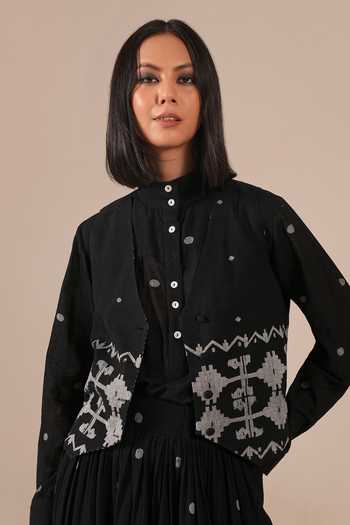 Indigo Dreams_Black Cotton Mandarin Collar Handwoven Jamdani Waistcoat And Skirt Set _at_Aza_Fashions
