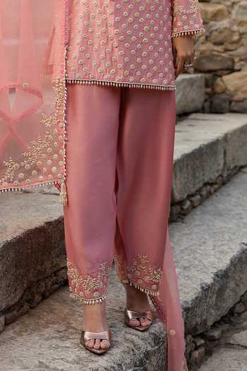 Buy_Label Niti Bothra_Pink Silk, Organza, Modal Pearls Keyhole Neck, Yes Embroidered Kurta Set _Online_at_Aza_Fashions