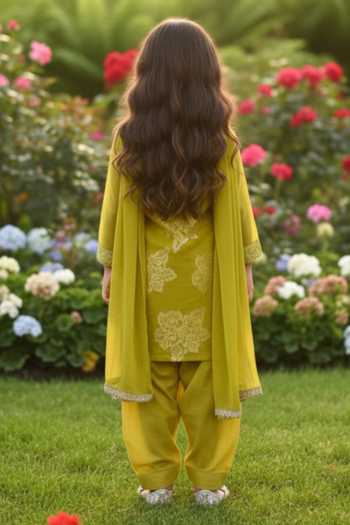 Shop_JILMIL DREAMWEAR_Yellow Cotton Floral Print Kurta Set _at_Aza_Fashions
