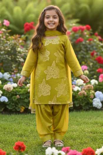 JILMIL DREAMWEAR_Yellow Cotton Floral Print Kurta Set _at_Aza_Fashions