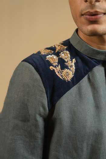 Buy_Gaurav katta_Blue Linen Zari, Metallic Thread Zardozi Placement Embroidered Bandhgala 