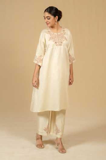Gaurav katta_Ivory Silk, Chanderi Embroidery Round Neck, Yes Kurta And Pant Set _Online
