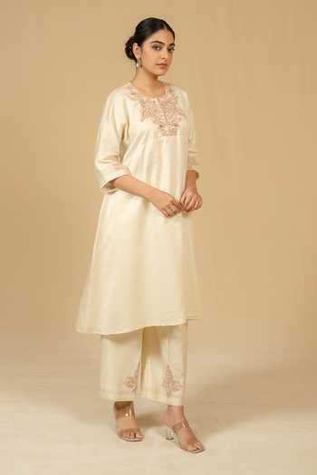 Buy_Gaurav katta_Ivory Silk, Chanderi Embroidery Round Neck, Yes Kurta And Pant Set _Online