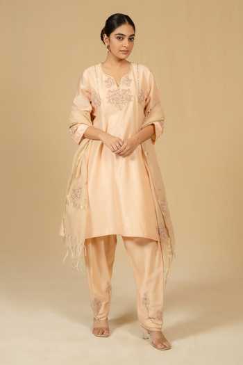 Buy_Gaurav katta_Peach Silk, Chanderi Embroidery Split V-neck, Yes Kurta And Pant Set _at_Aza_Fashions