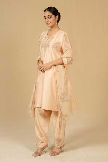 Buy_Gaurav katta_Peach Silk, Chanderi Embroidery Split V-neck, Yes Kurta And Pant Set _Online_at_Aza_Fashions