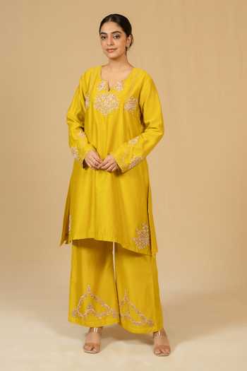 Buy_Gaurav katta_Yellow Silk, Chanderi Embroidery V-neck, Yes Kurta And Pant Set 