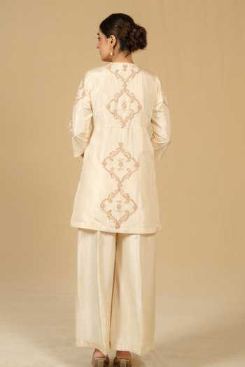 Shop_Gaurav katta_Ivory Silk, Chanderi Embroidery, Zari V-neck, Yes Kurta And Pant Set _at_Aza_Fashions