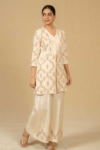Buy_Gaurav katta_Ivory Silk, Chanderi Embroidery, Zari V-neck, Yes Kurta And Pant Set _at_Aza_Fashions