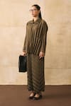 Buy_Pleats By Aruni_Brown Crepe Collared Anatoni Pleated Fabric-base Shirt And Pant Set _Online