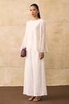 Buy_Pleats By Aruni_White Crepe, Satin Round Neck Elnia Textured Pattern Top And Pant Set 