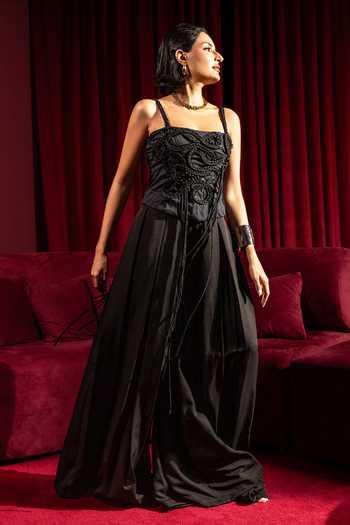 Vidhi Wadhwani_Black Crepe Embroidery Sweetheart Neck Sera Embellished Jumpsuit _at_Aza_Fashions