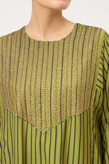 Dot_Green Silk, Cotton Nakshi Embroidery Round Striped Veena Print Kurta And Pant Set _at_Aza_Fashions