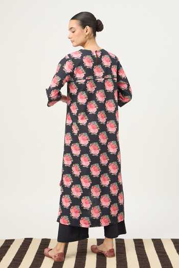 Shop_Dot_Black Cotton Boat Neck Rose Print Kurta Set _at_Aza_Fashions