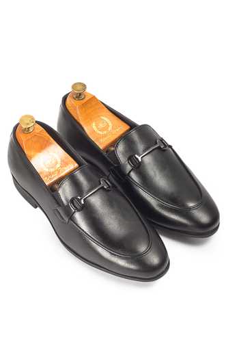 Buy_Domani_Black Capri Handcrafted Slip-on Loafer Shoes _at_Aza_Fashions