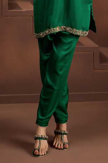 Aneesh Agarwaal_Green Silk Embroidery, Zari Round Neck Ratna Jyoti Straight Kurta And Salwar Set _Online_at_Aza_Fashions
