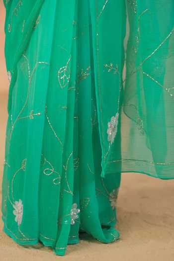 Buy_Geroo Jaipur_Green Chiffon Sequins One Shoulder Ombre Embroidered Pre-draped Saree Set 