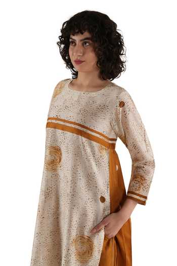 Shop_Khat_Beige Chanderi Silk Embroidery Round Neck Polka Print Kurta Set 