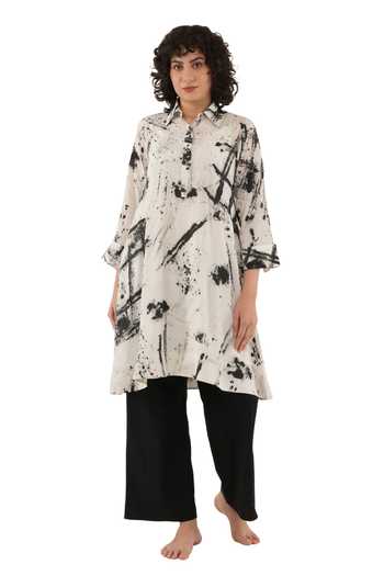 Khat_Black Silk Collared, Yes Abstract Print Kurta And Pant Set _Online_at_Aza_Fashions