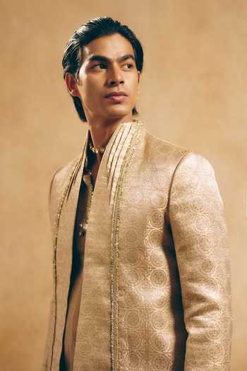 Buy_MUKTI AND KAVITH CASA_Gold Tissue, Satin, Linen Zari Geometric Pattern Jacket And Kurta Set _Online_at_Aza_Fashions