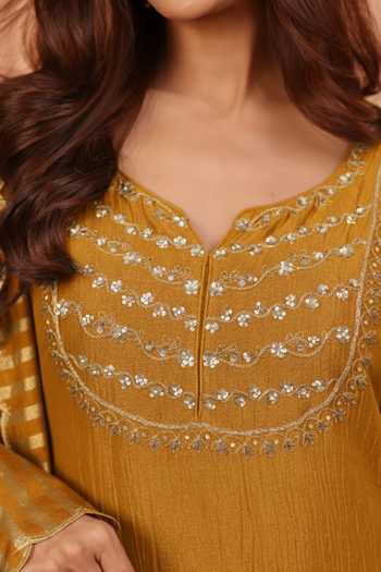 Karaj Jaipur_Mustard Tissue, Chanderi Embroidery V-neck Crushed Kurta Set _at_Aza_Fashions