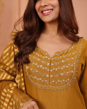 Karaj Jaipur_Mustard Tissue, Chanderi Embroidery V-neck Crushed Kurta Set 