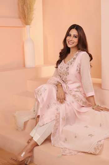Karaj Jaipur_Pink Chanderi, Shantoon Zari V-neck Baby Mul Kurta Set _Online