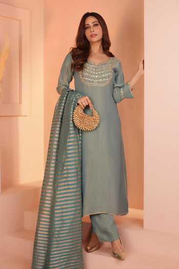 Karaj Jaipur_Teal Tissue, Chanderi Embroidery, Zari V-neck, Yes Dusty Crushed Kurta Set _Online_at_Aza_Fashions