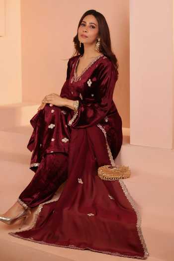 Karaj Jaipur_Wine Velvet, Organza Embroidery V-neck, Yes Kurta Set _Online_at_Aza_Fashions