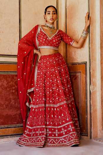 Buy_Karaj Jaipur_Red Cotton, Organza, Muslin Embroidery Scoop Neck Fiza Bandhani Lehanga Set _at_Aza_Fashions