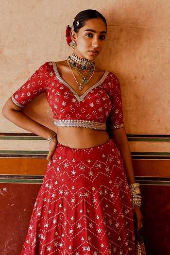 Shop_Karaj Jaipur_Red Cotton, Organza, Muslin Embroidery Scoop Neck Fiza Bandhani Lehanga Set 