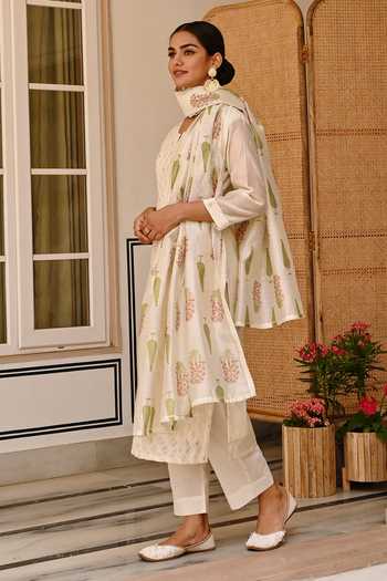 Buy_Karaj Jaipur_Cream Chanderi, Cotton Embroidery Thread Kurta Set 