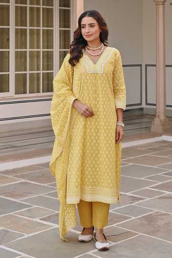 Buy_Karaj Jaipur_Yellow Muslin (mulmul), Cotton Thread Embroidery V-neck, Yes V Kurta Set _at_Aza_Fashions