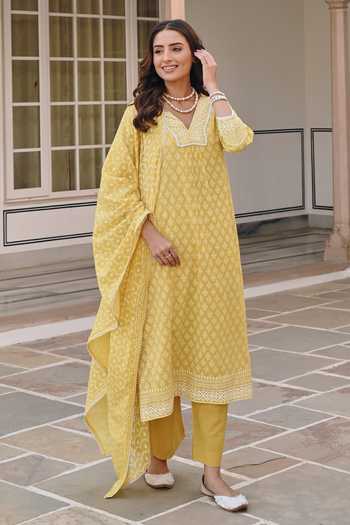 Shop_Karaj Jaipur_Yellow Muslin (mulmul), Cotton Thread Embroidery V-neck, Yes V Kurta Set _Online_at_Aza_Fashions