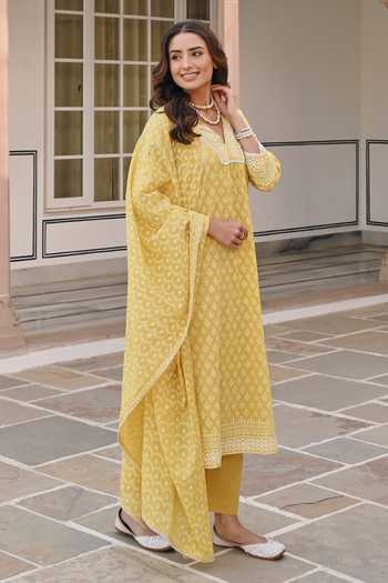 Buy_Karaj Jaipur_Yellow Muslin (mulmul), Cotton Thread Embroidery V-neck, Yes V Kurta Set 
