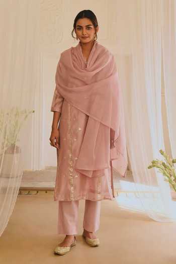 Shop_Karaj Jaipur_Pink Chanderi, Kota Doria, Cotton Patti Split V-neck Embroidered Kurta Set _at_Aza_Fashions