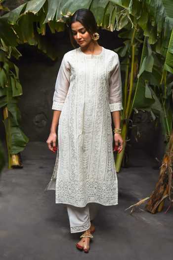 Buy_Karaj Jaipur_Off White Chanderi, Chiffon, Cotton Chikankari Round Neck Rooh Kurta Set _at_Aza_Fashions