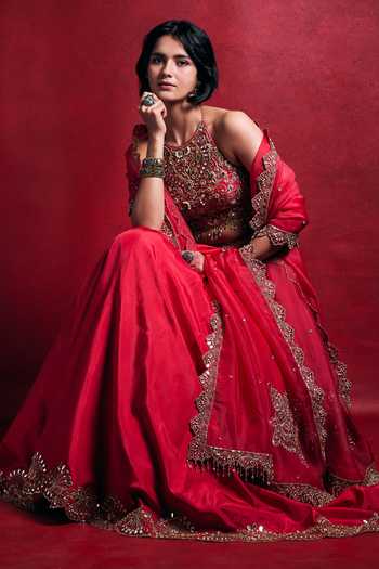 Buy_Tamanna Punjabi Kapoor_Fuchsia Silk, Organza Sequins, Pearls, Floral Embroidered Habutai Lehenga Set 