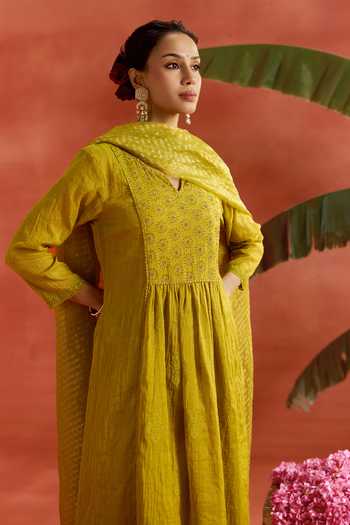 Shop_Kritika Dawar_Green Chanderi, Tissue, Silk Organza Gulnaaz Thread A-line Kurta Set 