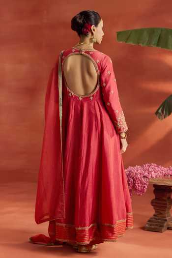Kritika Dawar_Coral Silk, Tissue Embroidery, Zari Scoop Neck Noorza Hand Anarkali Set _Online_at_Aza_Fashions