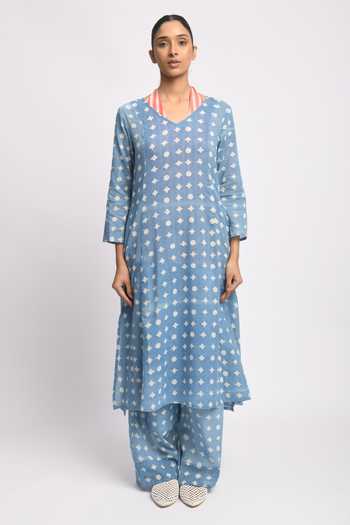 Buy_JAYATI GOENKA_Blue Cotton, Chanderi Silk V-, Yes, Halter Sky Printed Kurta And Pant Set _at_Aza_Fashions