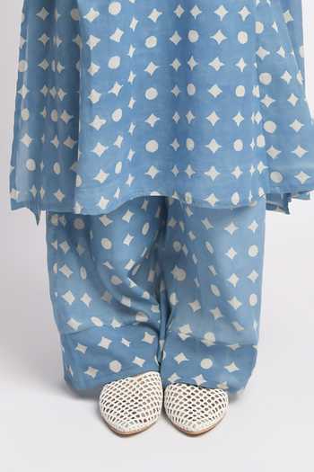 JAYATI GOENKA_Blue Cotton, Chanderi Silk V-, Yes, Halter Sky Printed Kurta And Pant Set _at_Aza_Fashions