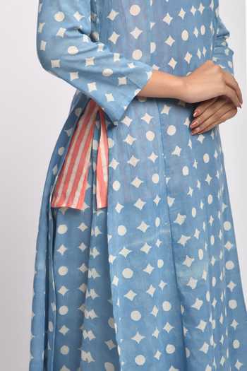 Shop_JAYATI GOENKA_Blue Cotton, Chanderi Silk V-, Yes, Halter Sky Printed Kurta And Pant Set 