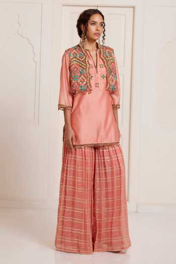 Buy_Surily G_Peach Chanderi Cut Work, Gota Patti, Sequins V-neck Kurta Set With Jacket _at_Aza_Fashions