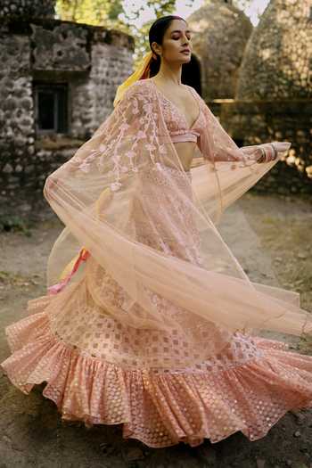 Buy_Surily G_Peach Net Embroidery, Sequins V-neck Lehenga Set _Online_at_Aza_Fashions