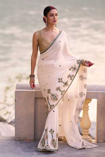 Buy_Surily G_Green Georgette, Crepe Embroidery, Zari V-neck Saree With Blouse _at_Aza_Fashions