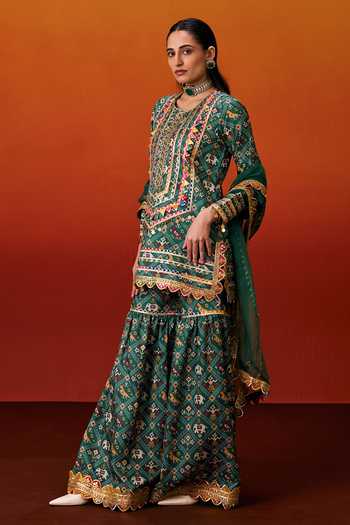 Evra By Nikita_Green Silk, Cotton Gota Patti Round Neck, Yes Patola Print Kurta Set _Online_at_Aza_Fashions
